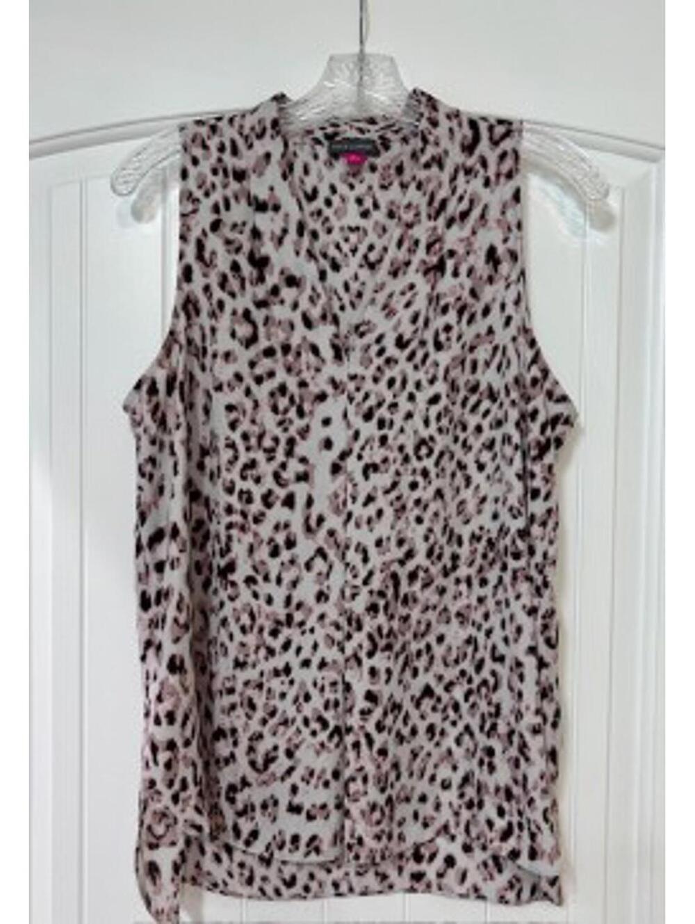 🐆 Vince Camuto Blush Leopard Shell VGUC- M- Split Neckline & Flowy, Easy Drape